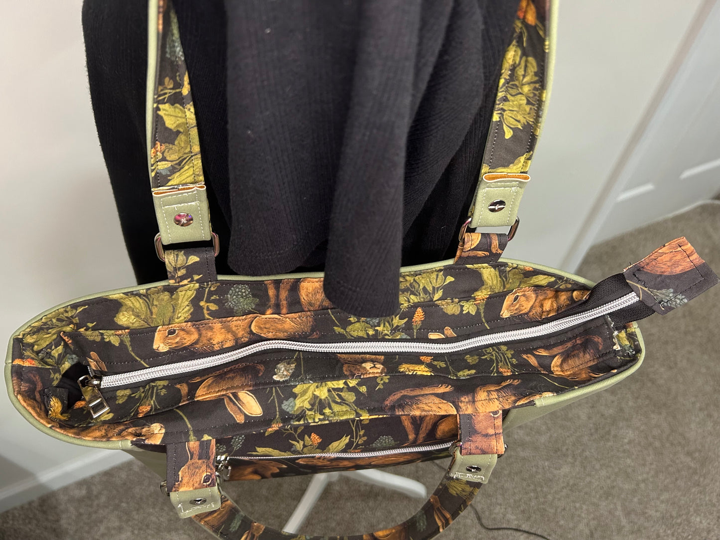 Hippity Hop Mala Shoulder Bag