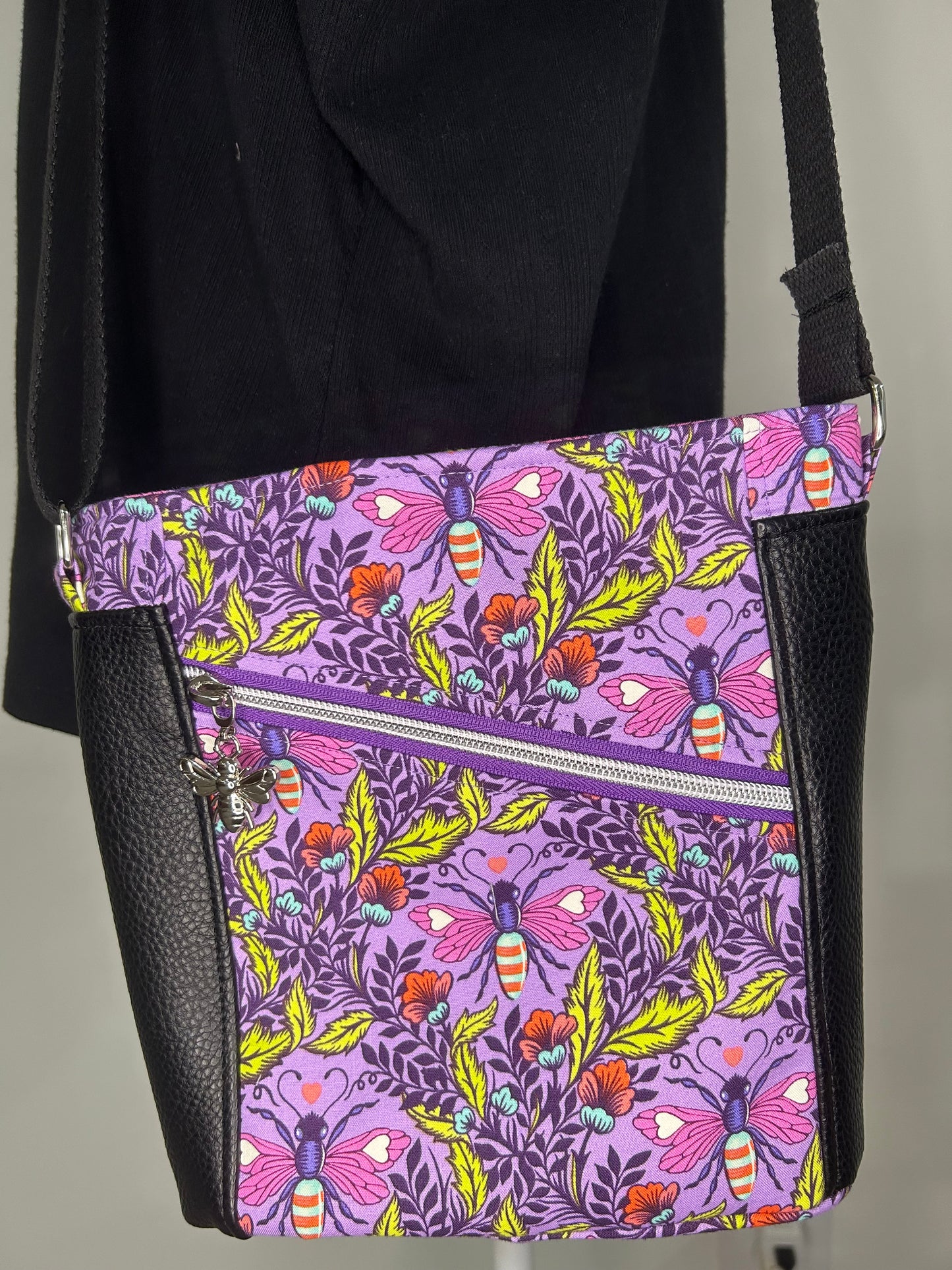 Bee Nice Teloujay 2.0 Crossbody Purse