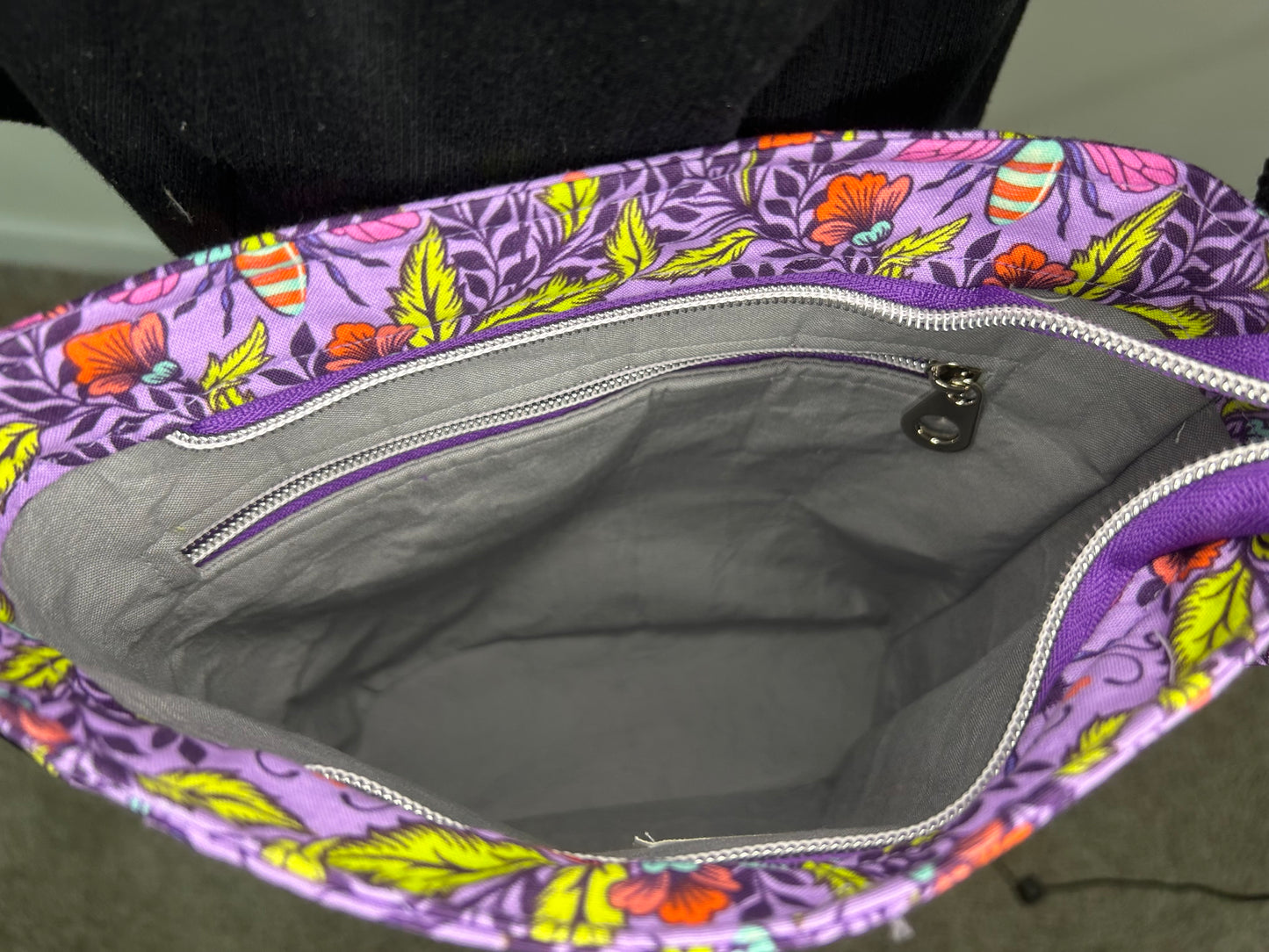 Bee Nice Teloujay 2.0 Crossbody Purse