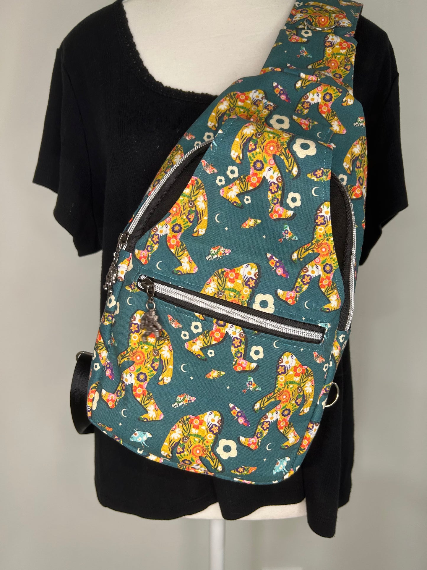 Frilly Bigfoot Retro Sling Bag
