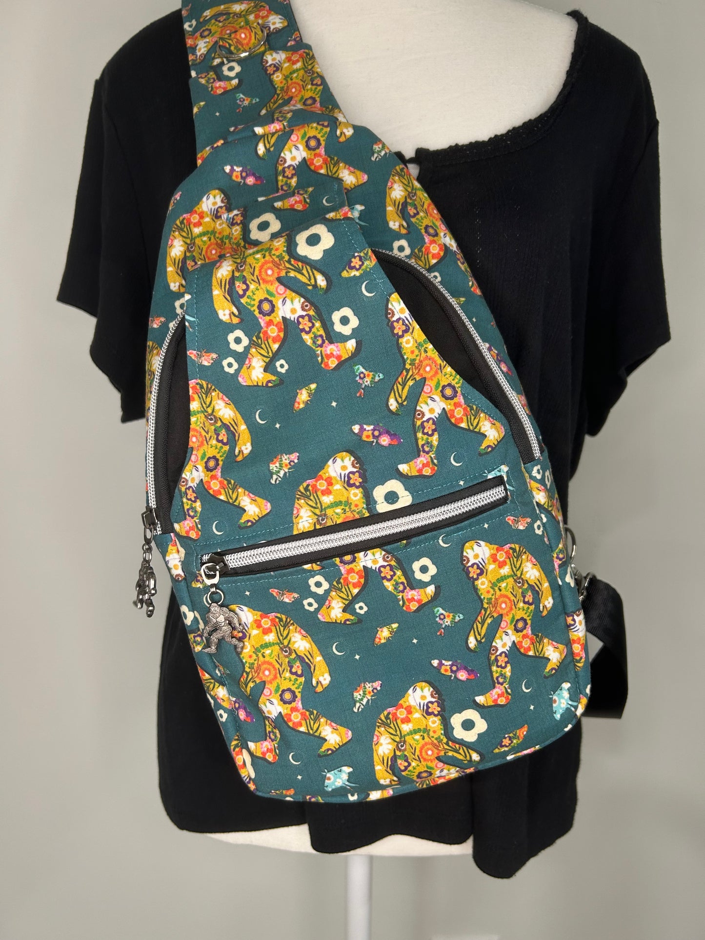 Frilly Bigfoot Retro Sling Bag