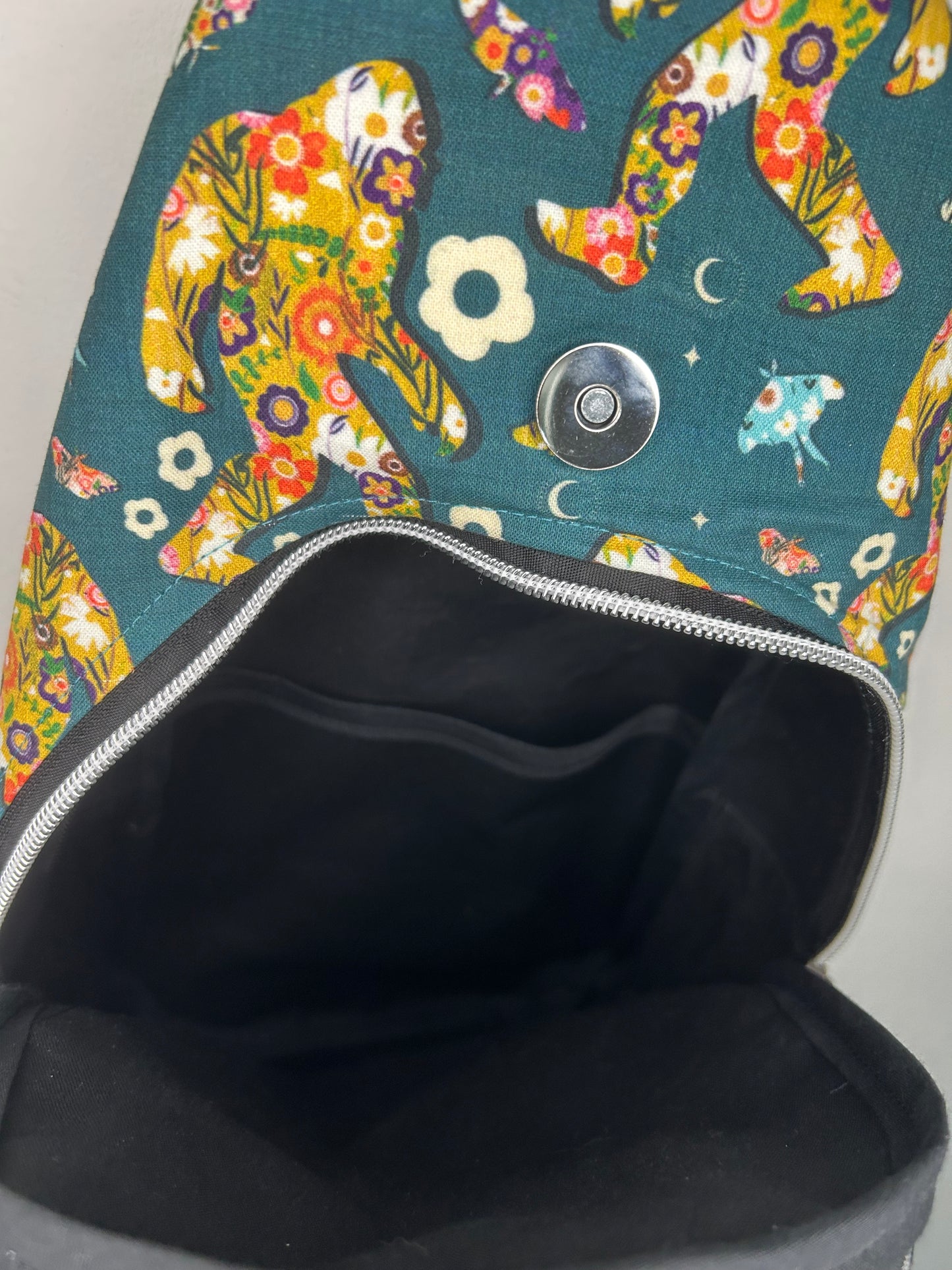 Frilly Bigfoot Retro Sling Bag