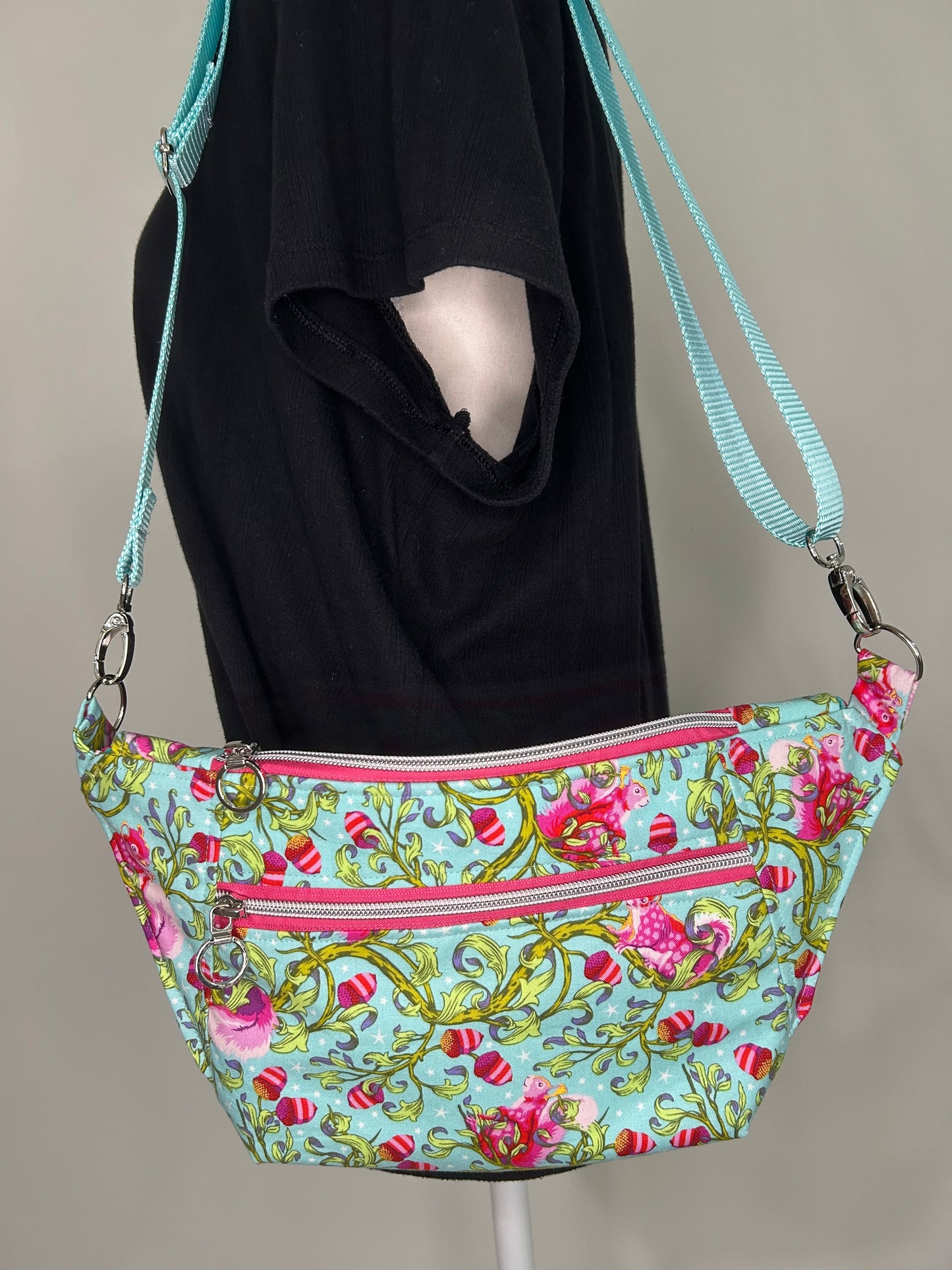 Get Squirrely Dayna Plus Sling/Fanny Pack