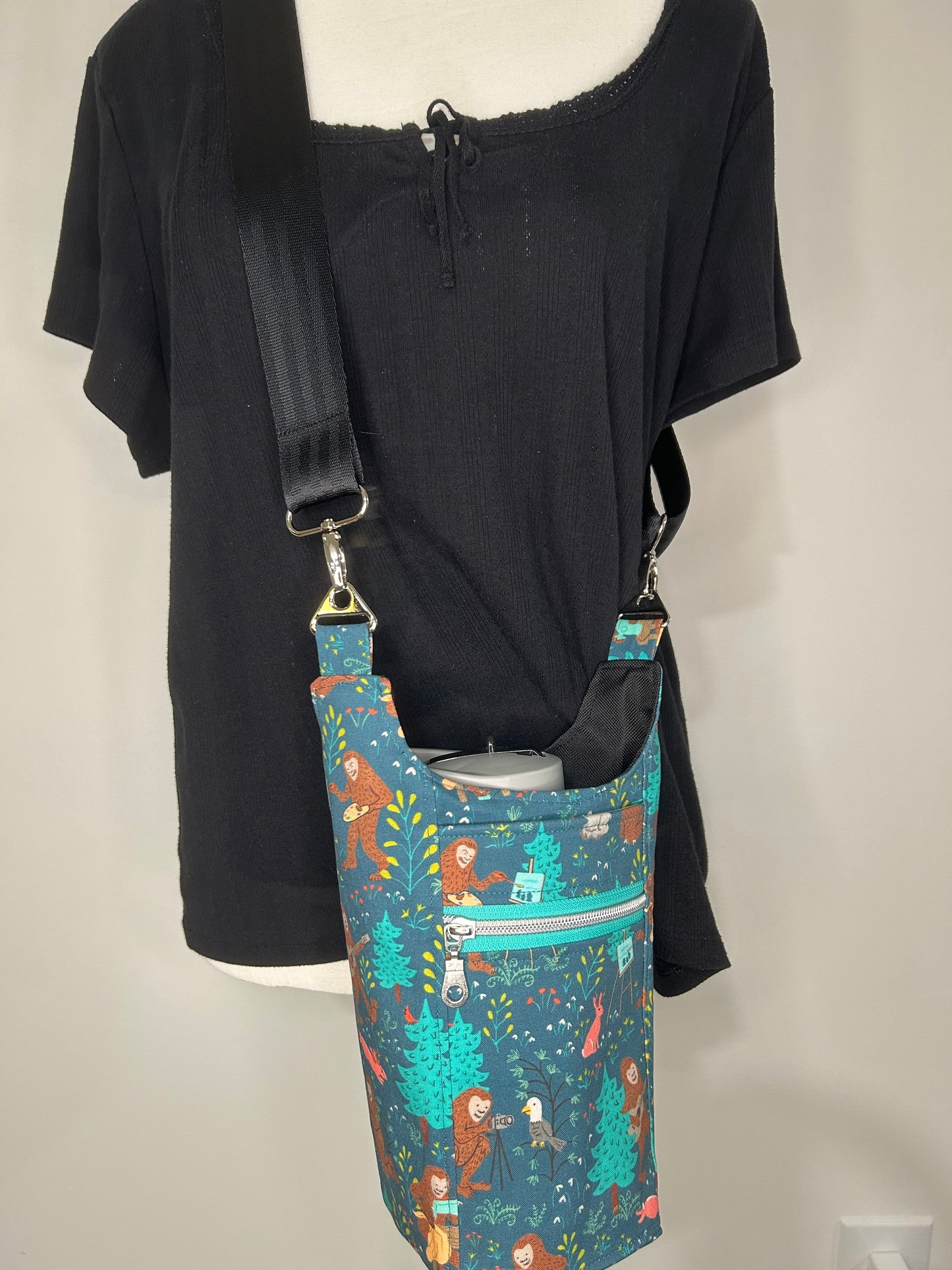 Crafty Bigfoot Water Bottle Bag