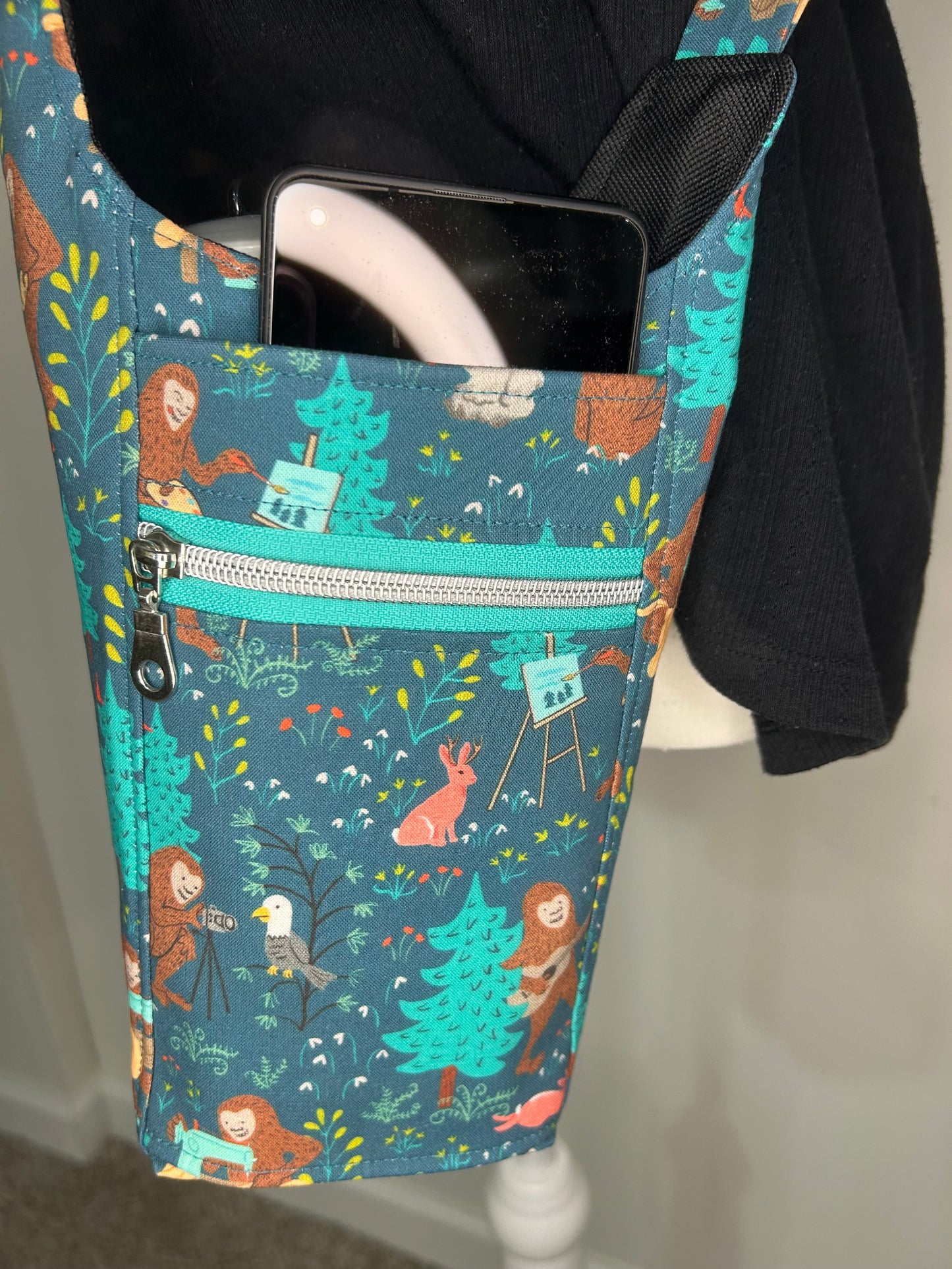 Crafty Bigfoot Water Bottle Bag