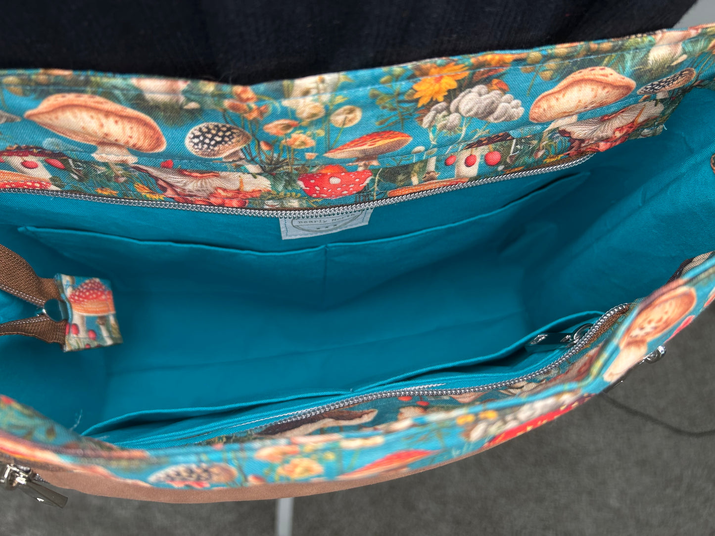 Trippy Shrooms Concealed Carry Crossbody/Shoulder Bag