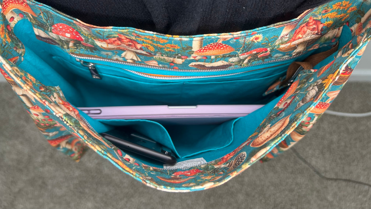 Trippy Shrooms Concealed Carry Crossbody/Shoulder Bag