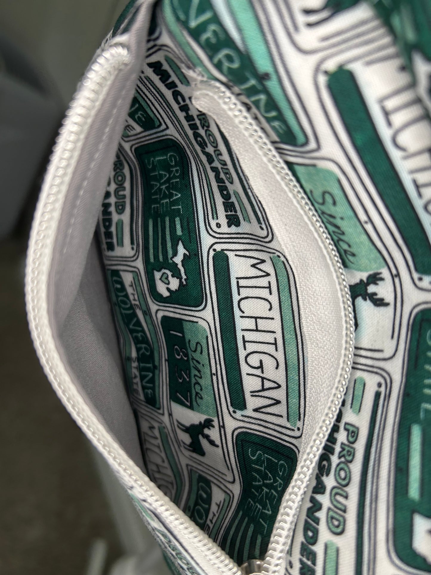Unisex Michigander Concealed Carry Sling/Waist Bag
