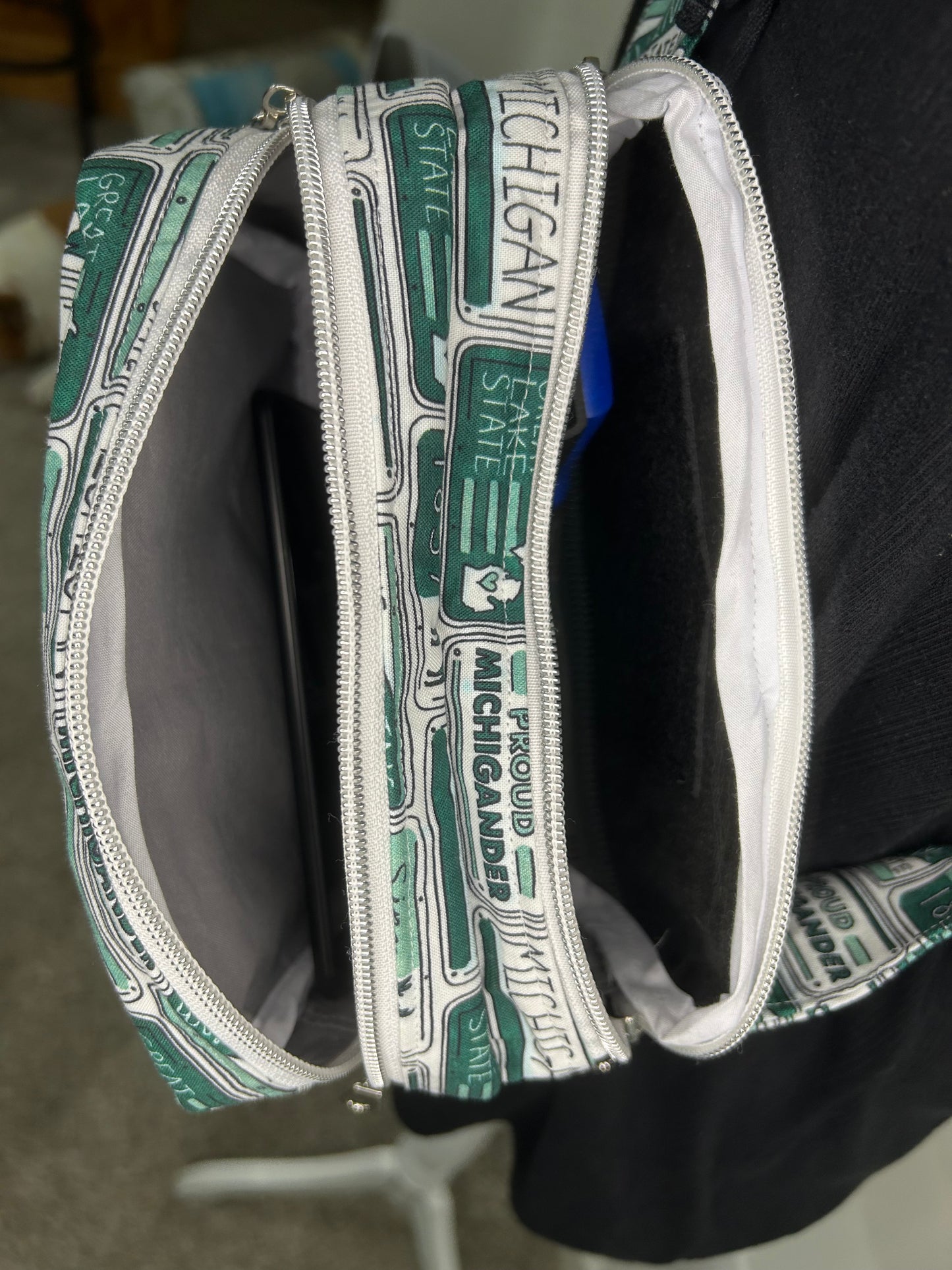Unisex Michigander Concealed Carry Sling/Waist Bag