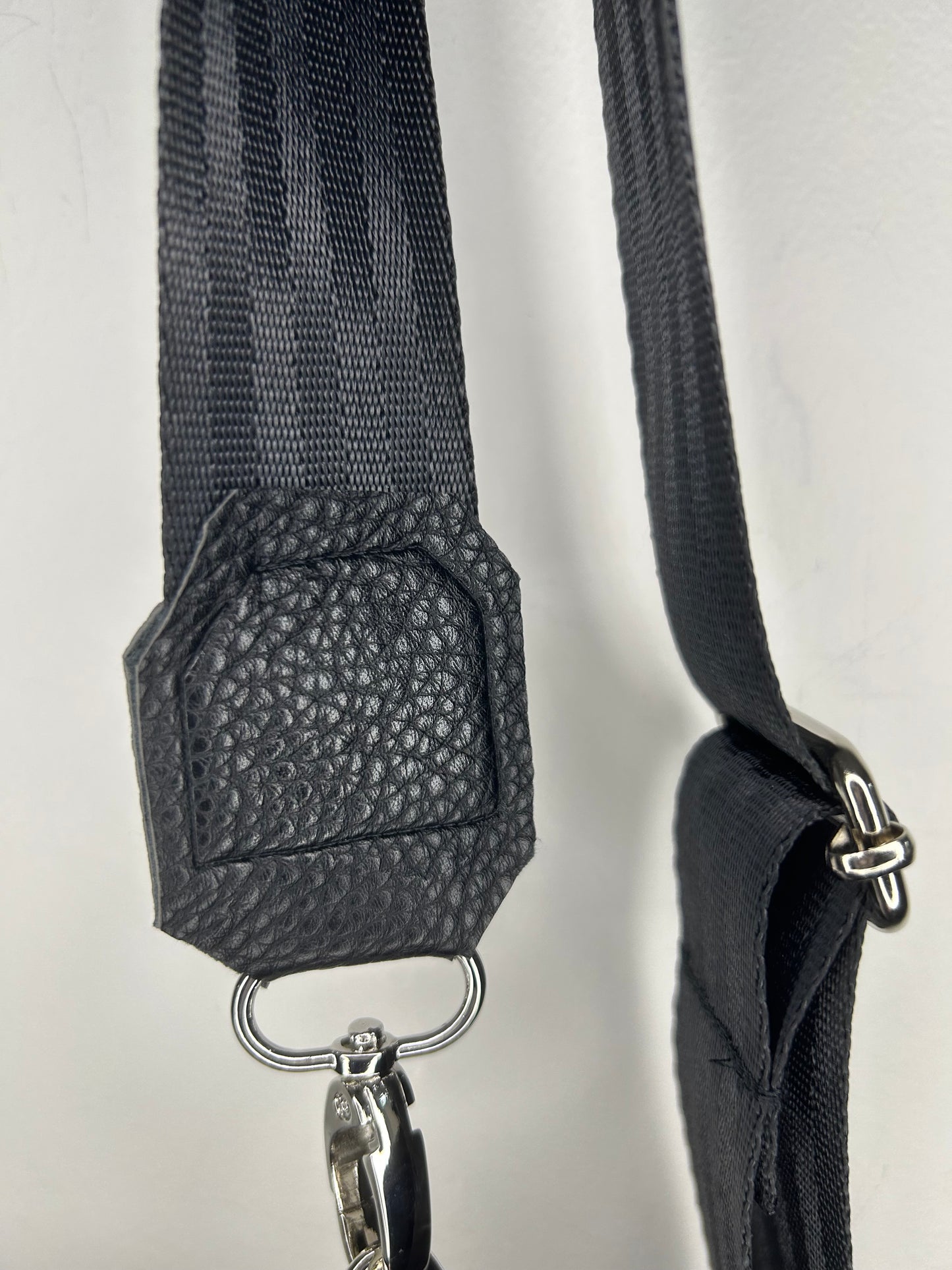 Funky Skull Mav Pack Sling Bag