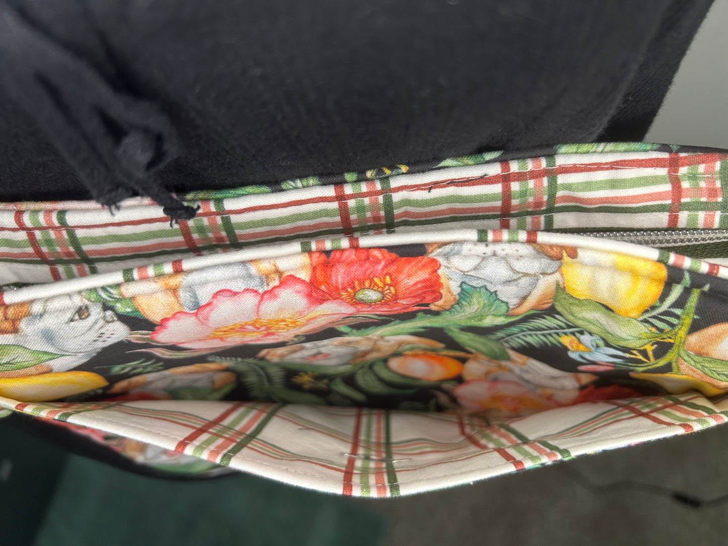 Lemons and Bulldog’s Serin Crossbody Bag