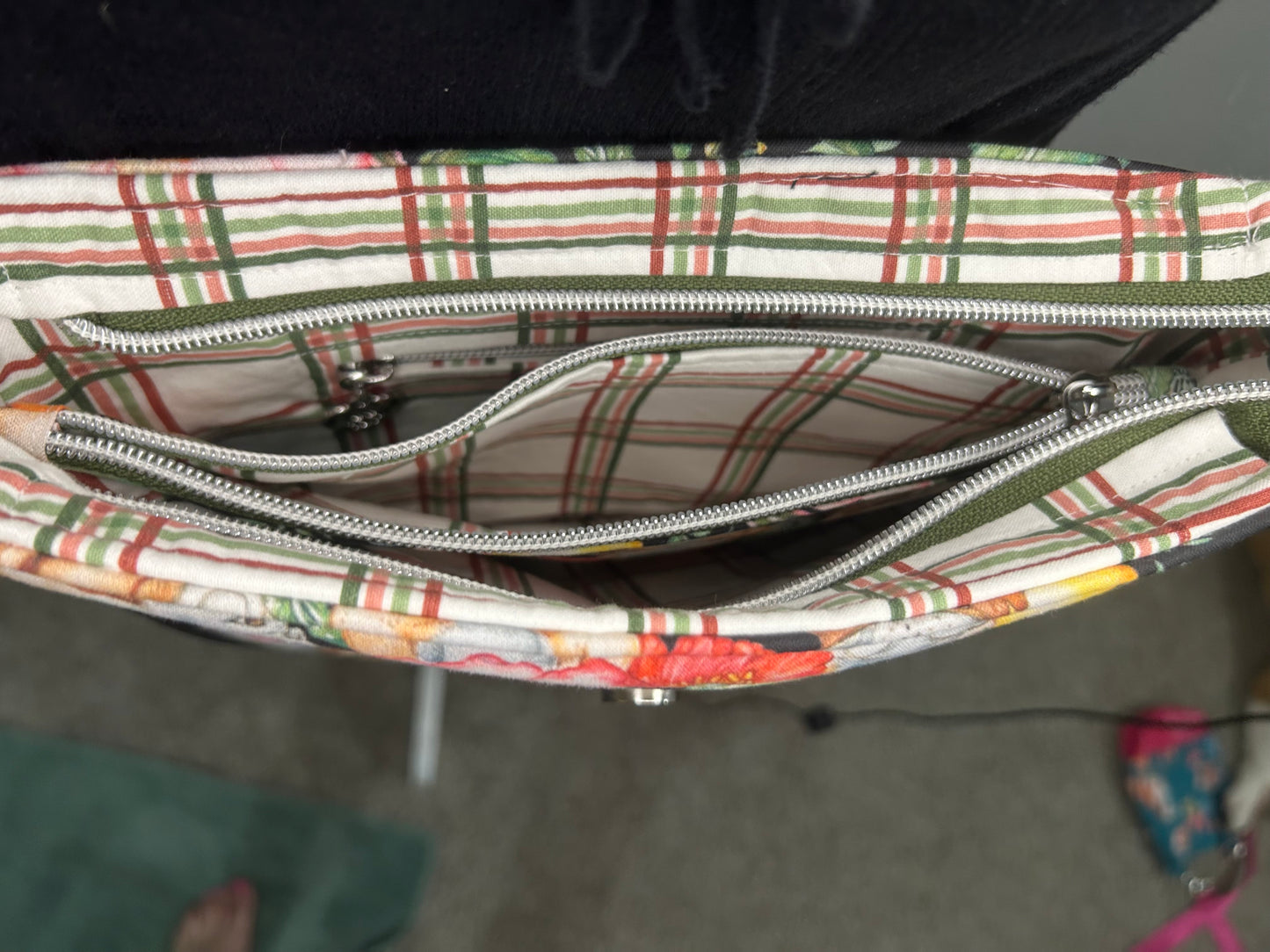 Lemons and Bulldog’s Serin Crossbody Bag