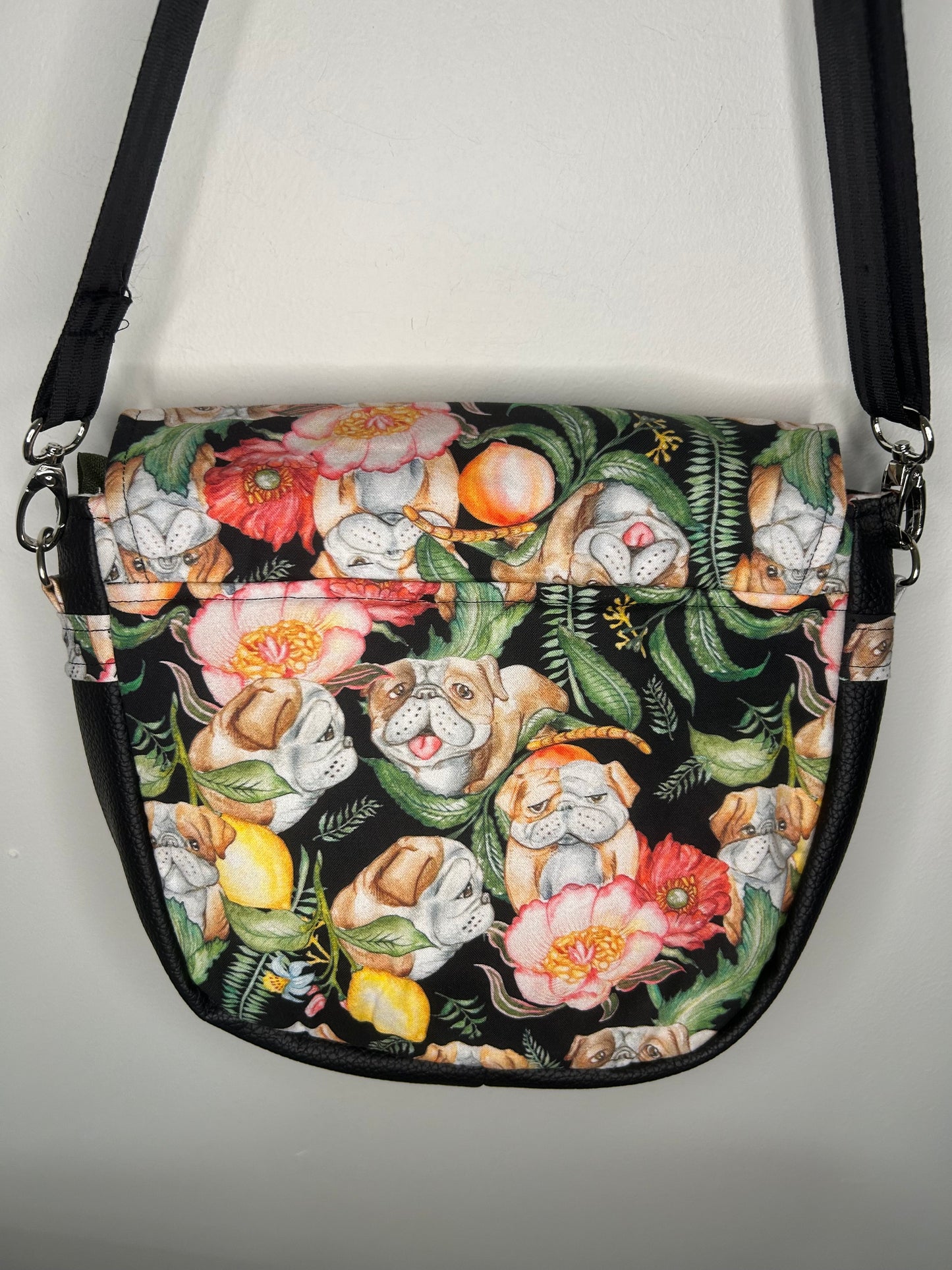 Lemons and Bulldog’s Serin Crossbody Bag