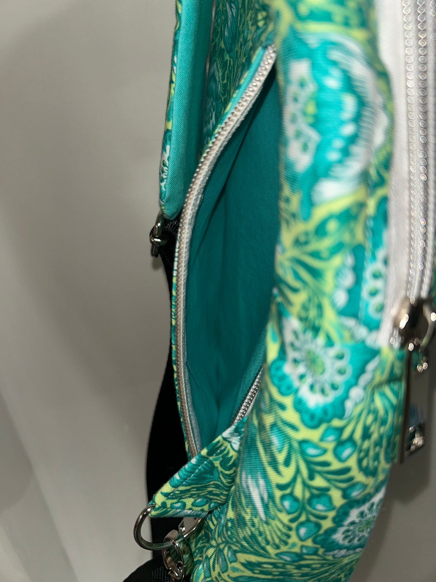 Foxy Moxy Retro Sling Bag