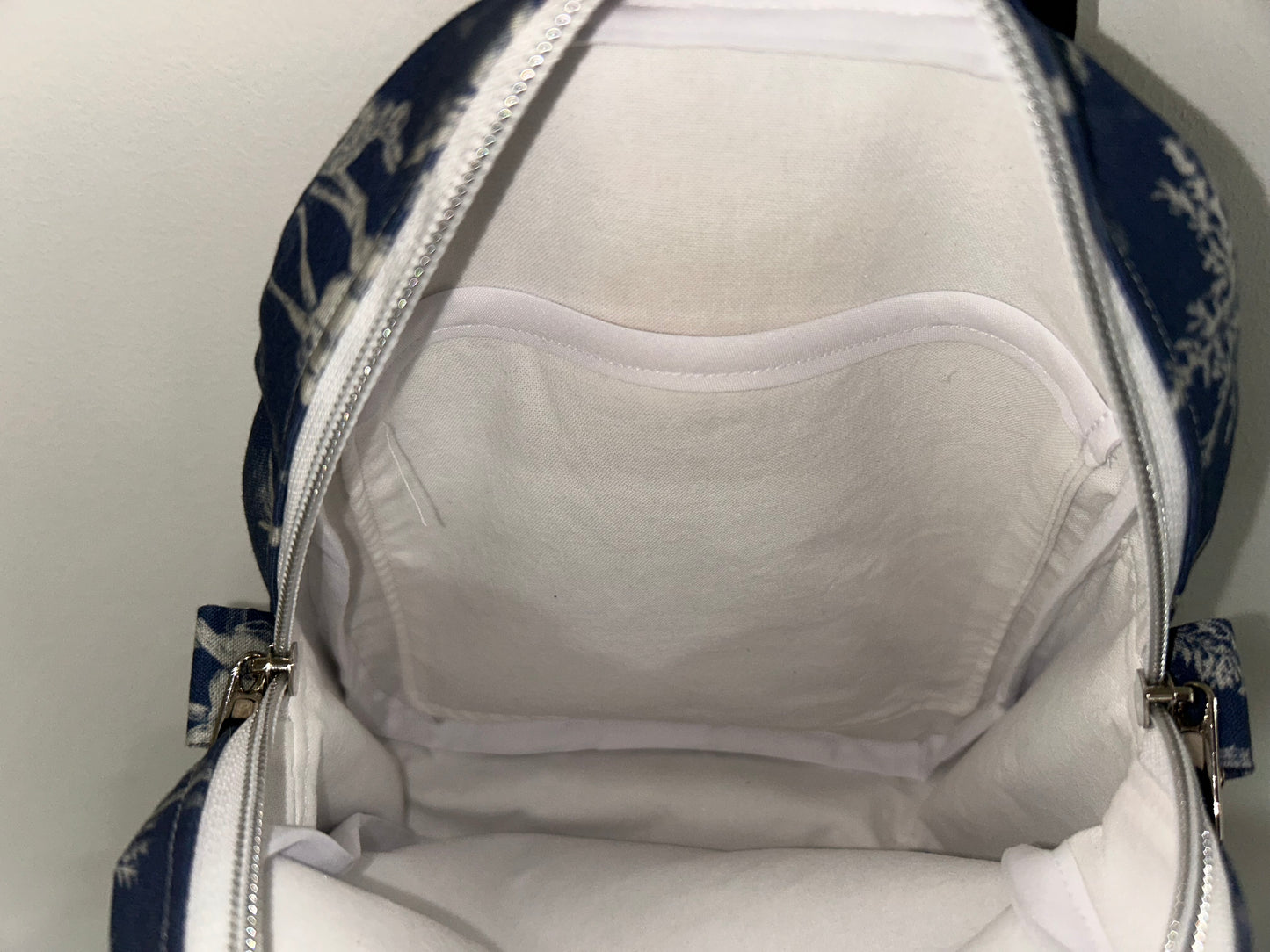 Friends of Bigfoot Convertible Pebble Bag