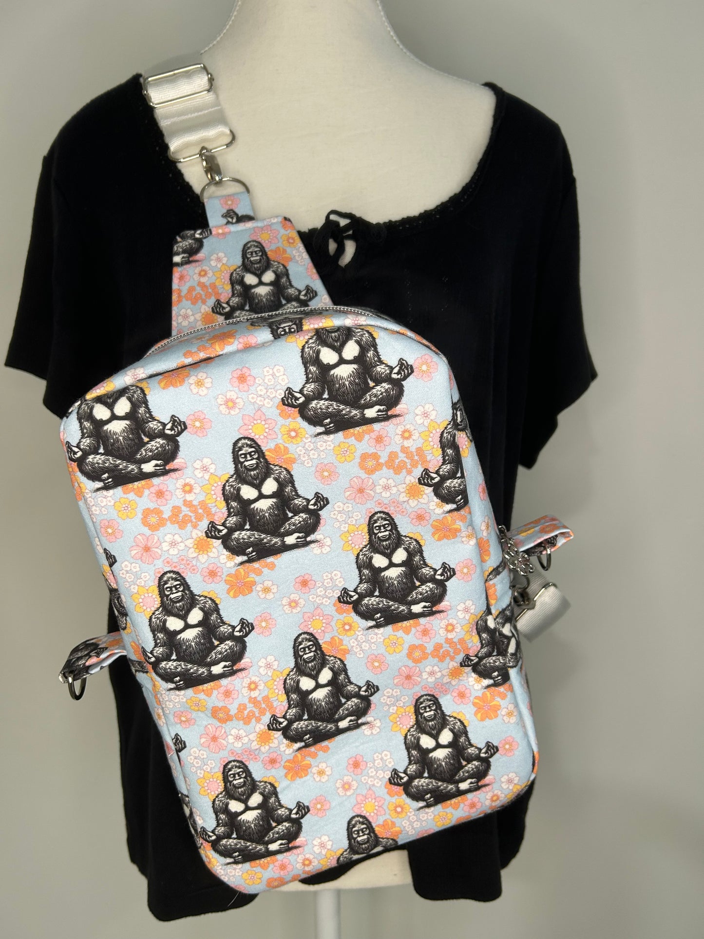 Yoga Bigfoot Modern Manda 3 in 1 Convertible Sling Bag