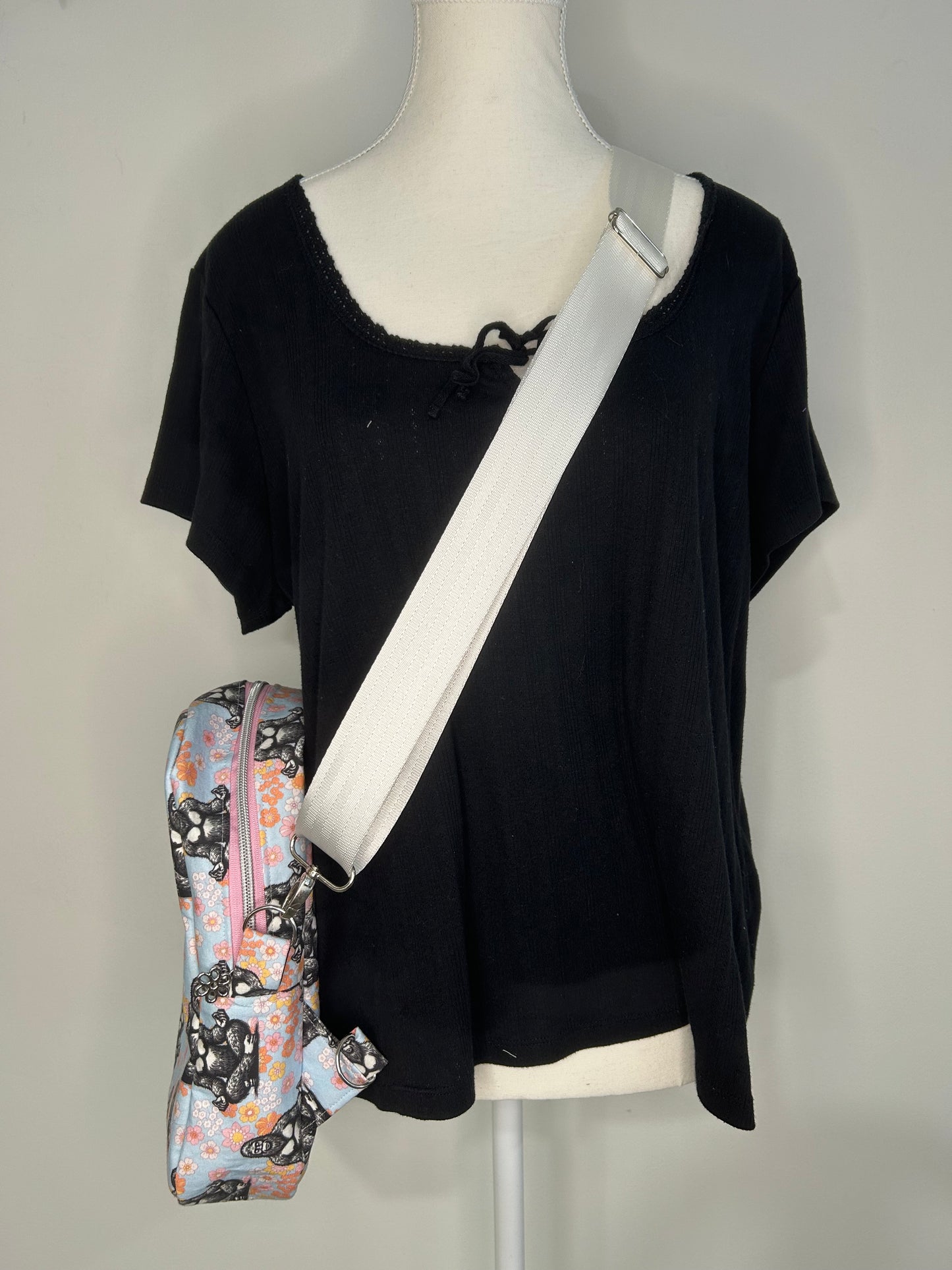 Yoga Bigfoot Modern Manda 3 in 1 Convertible Sling Bag