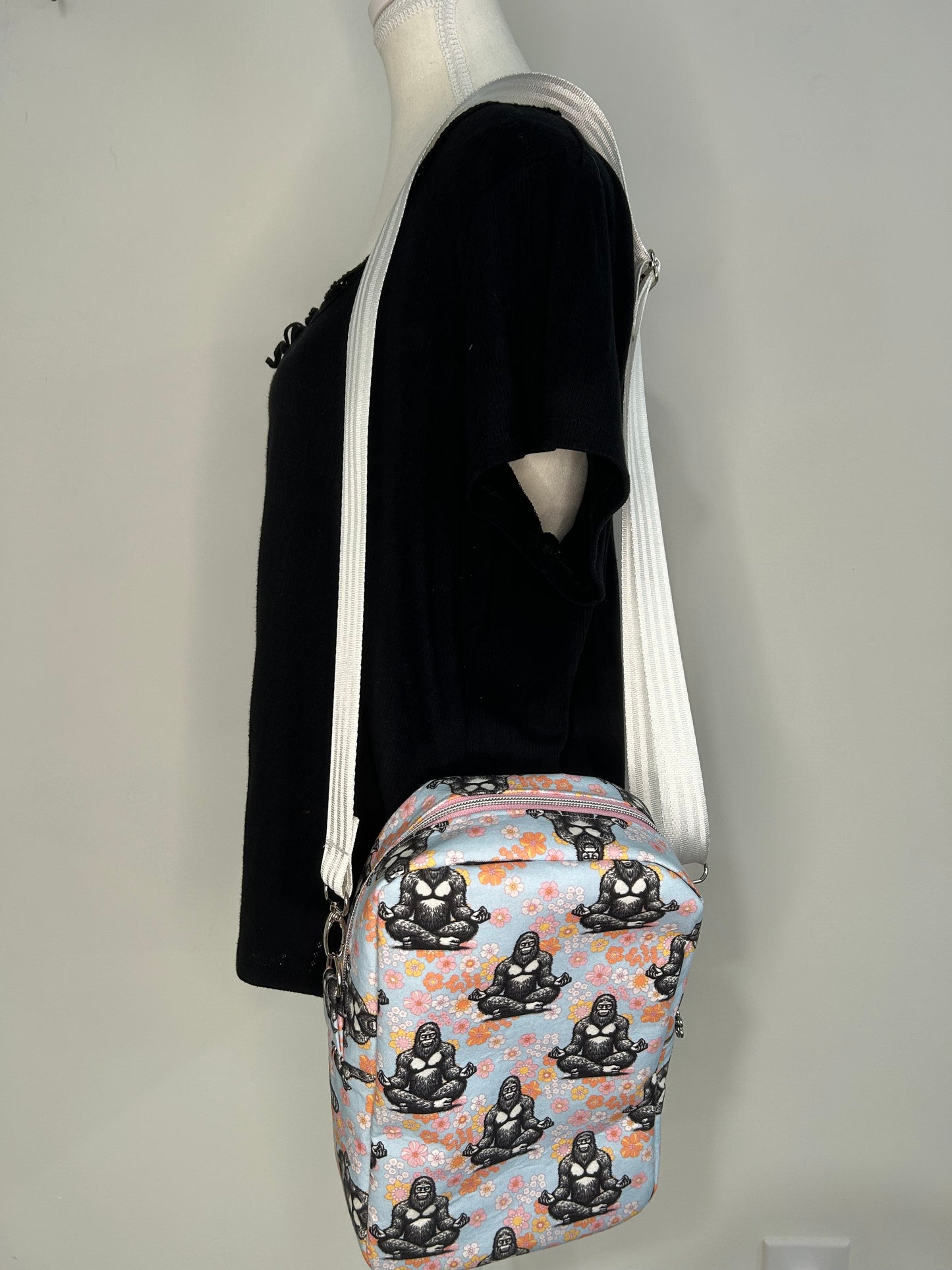 Yoga Bigfoot Modern Manda 3 in 1 Convertible Sling Bag