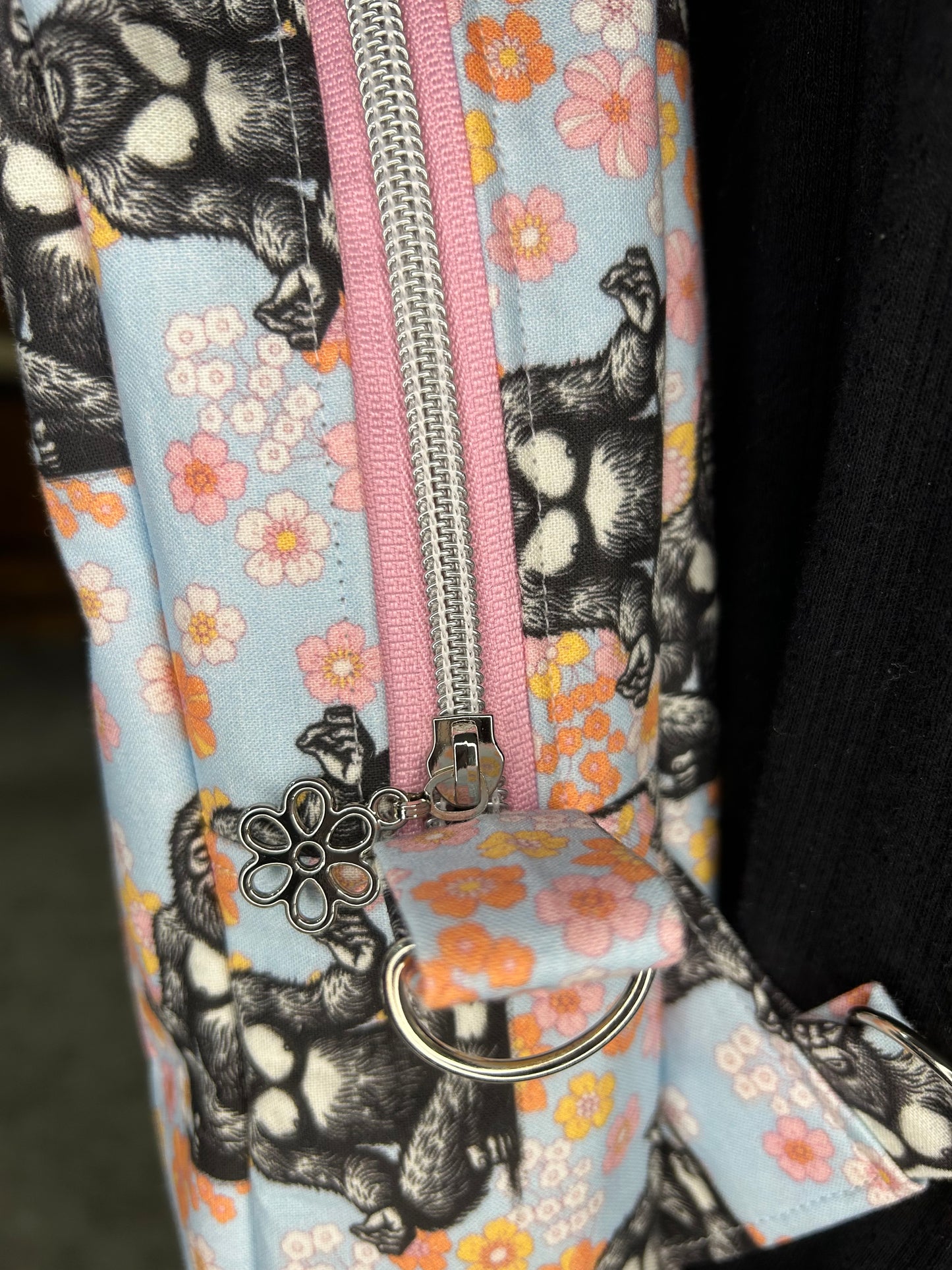 Yoga Bigfoot Modern Manda 3 in 1 Convertible Sling Bag