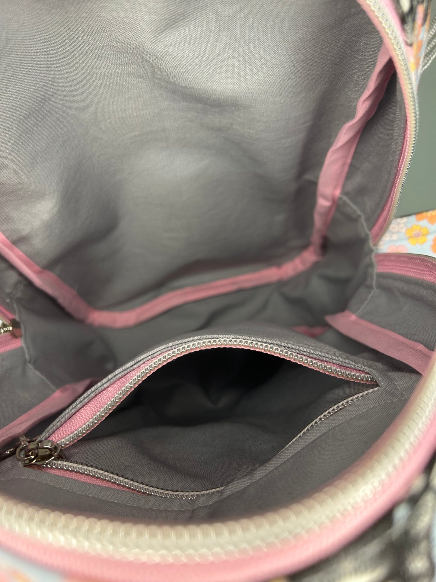 Yoga Bigfoot Modern Manda 3 in 1 Convertible Sling Bag