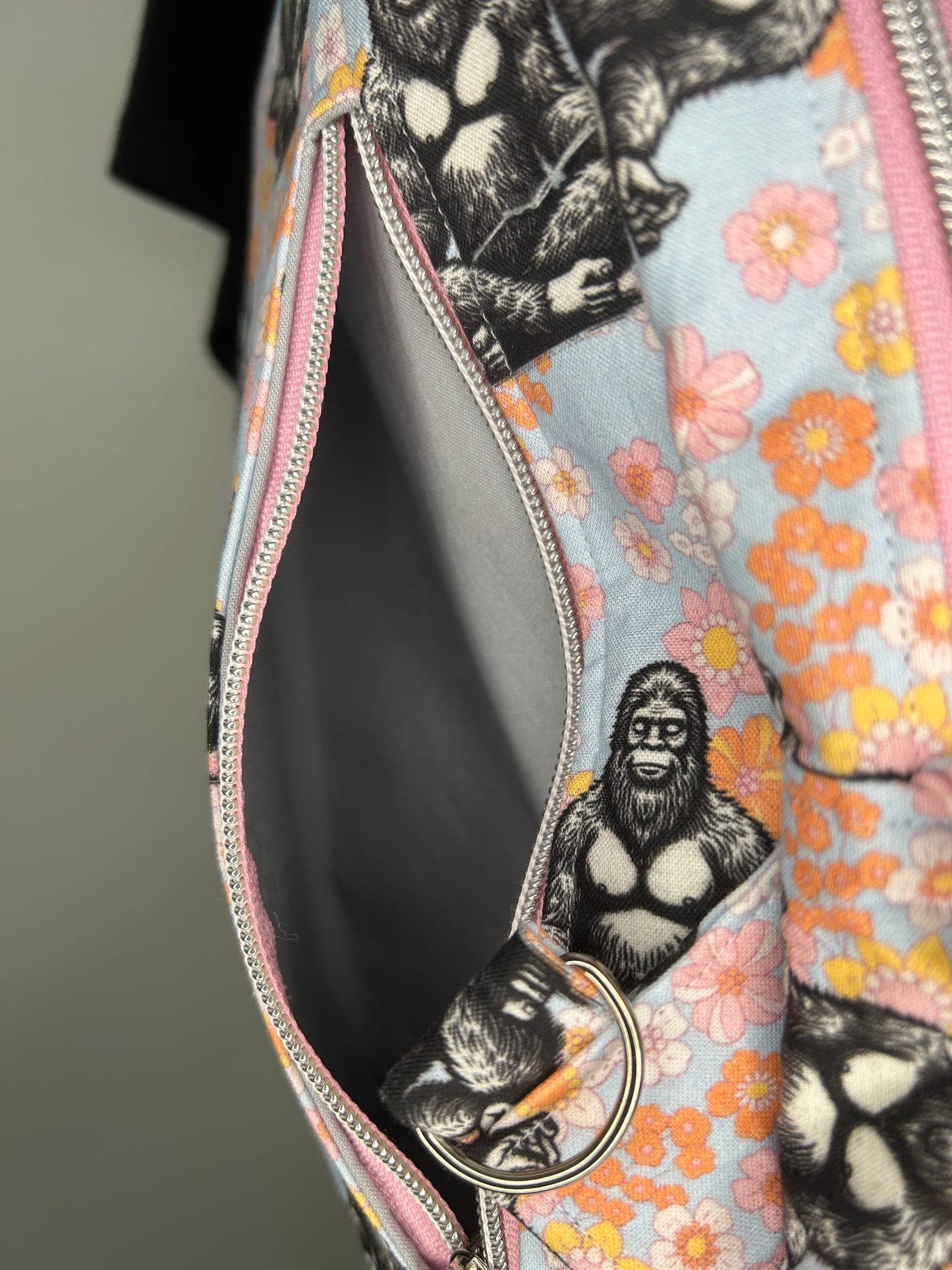 Yoga Bigfoot Modern Manda 3 in 1 Convertible Sling Bag