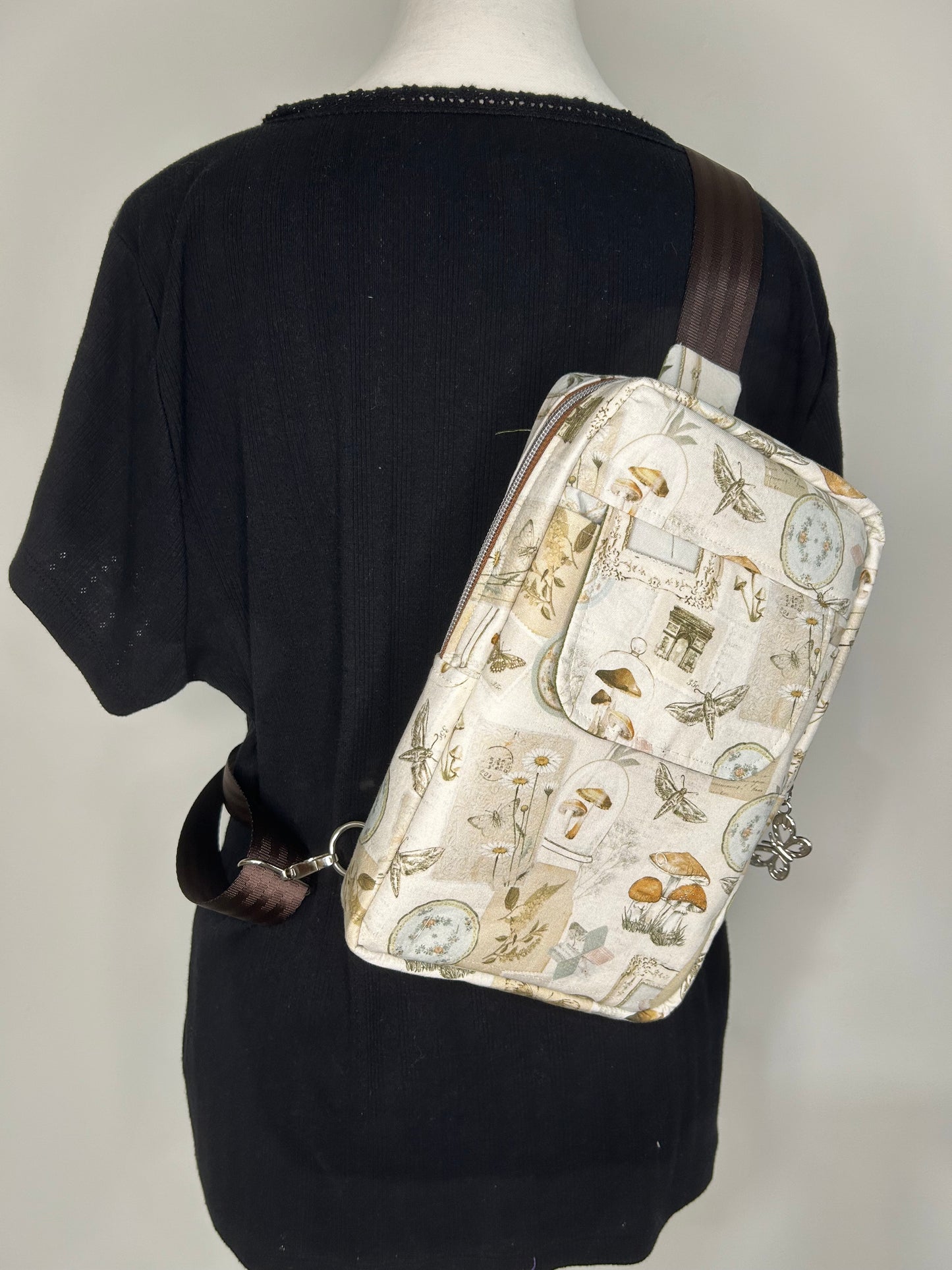 Nature Large Quiver Sling Backpack