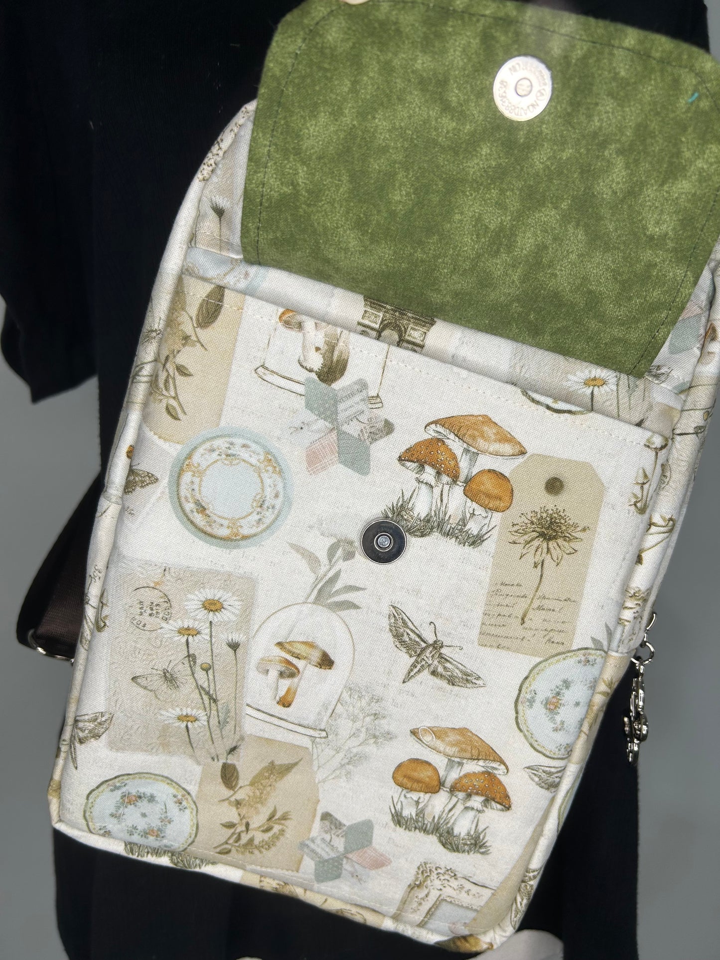 Nature Large Quiver Sling Backpack