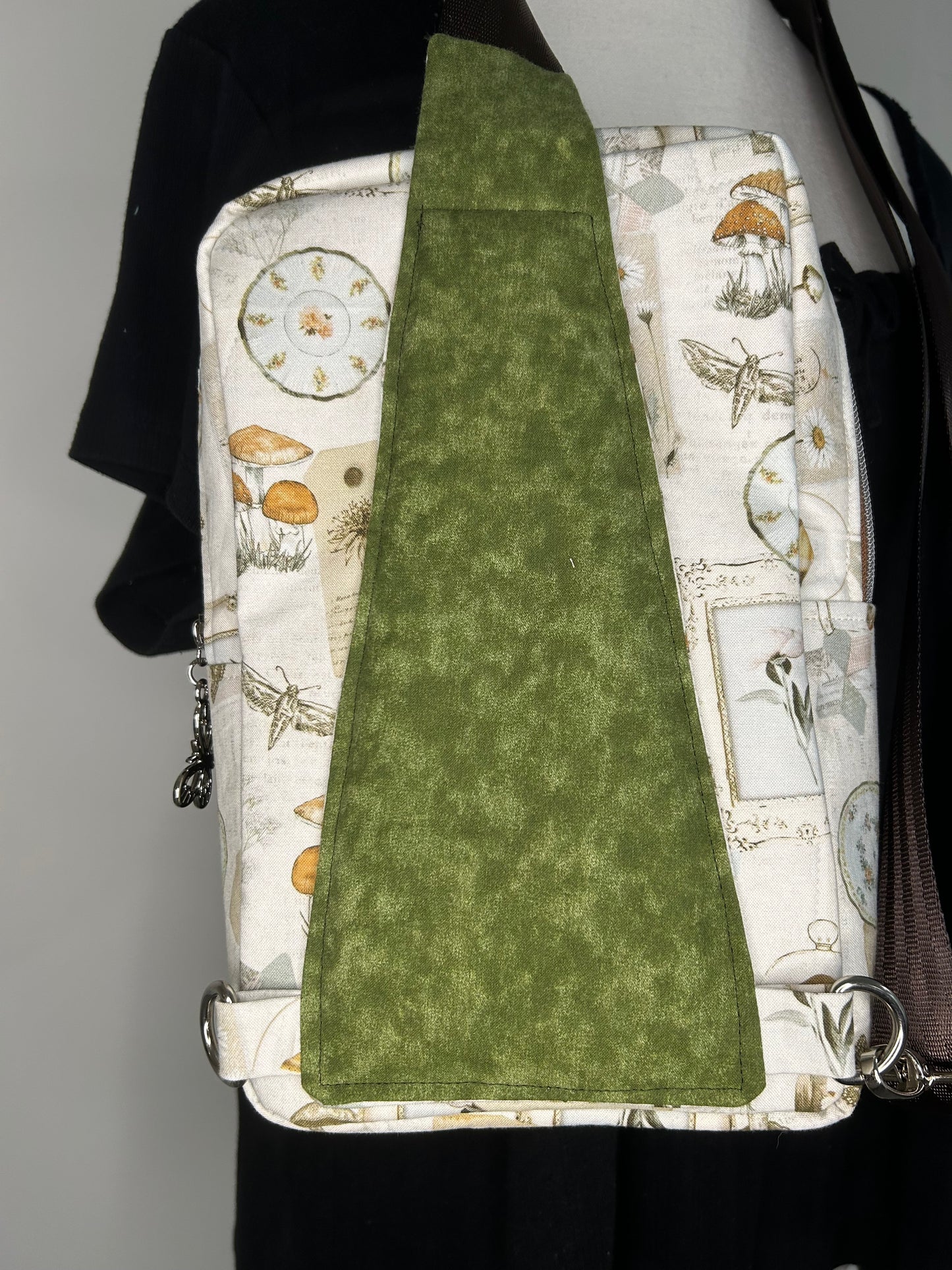Nature Large Quiver Sling Backpack