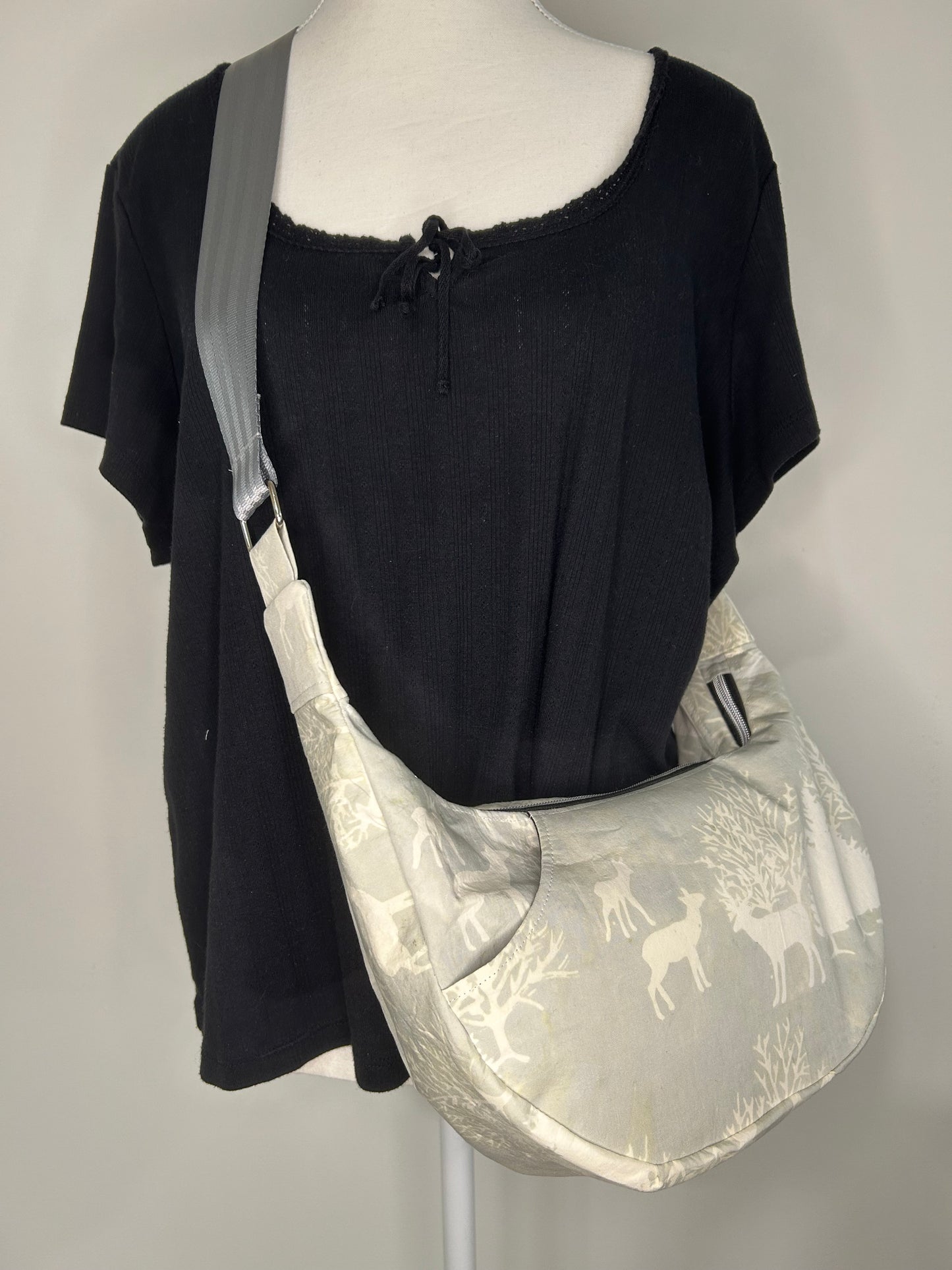Deerly Doe’s Crescent Large Shoulder Bag Purse