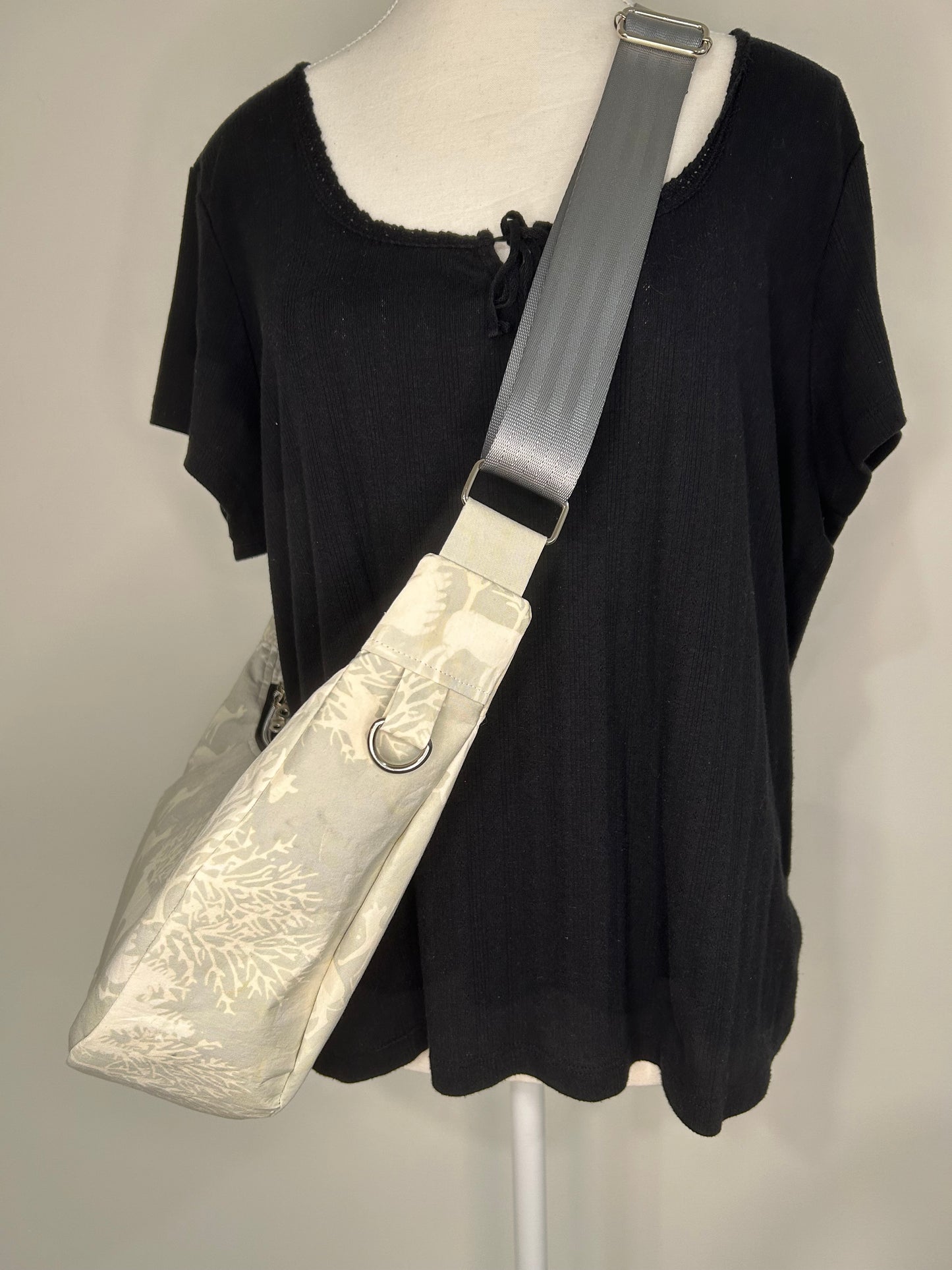 Deerly Doe’s Crescent Large Shoulder Bag Purse
