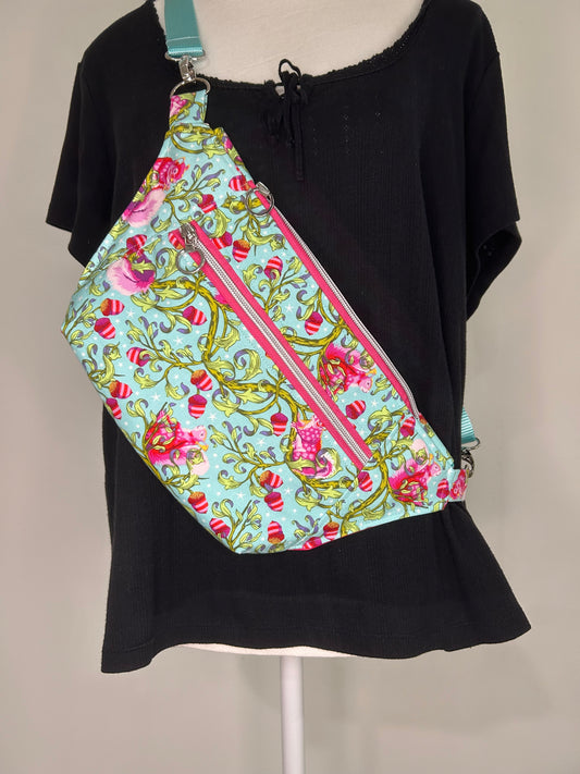 Get Squirrely Dayna Plus Sling/Fanny Pack