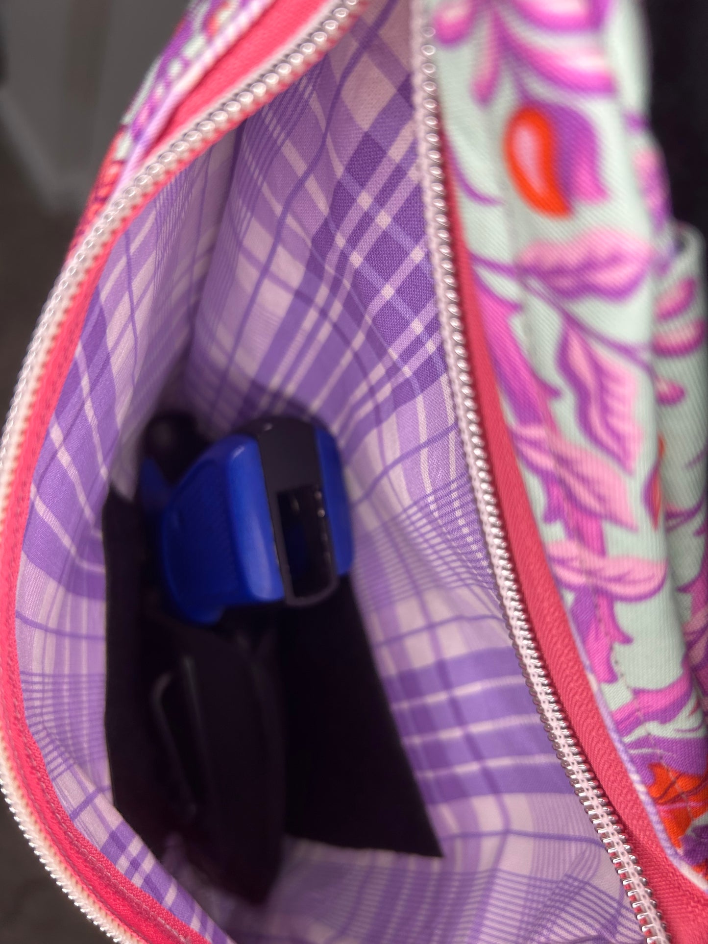 Hippity Hop Traveler Concealed Carry Convertible Crossbody/ Shoulder Bag