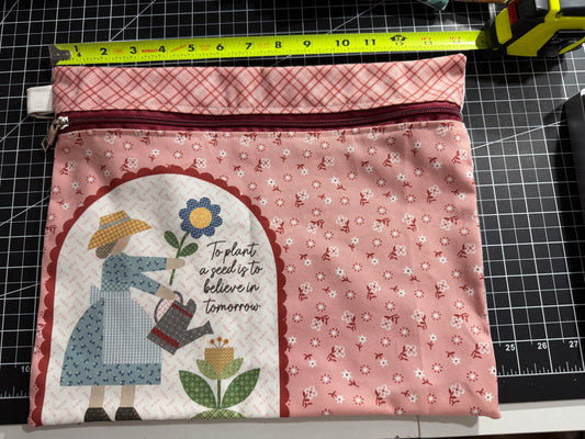 Large Lori Holt Zippy Pouch