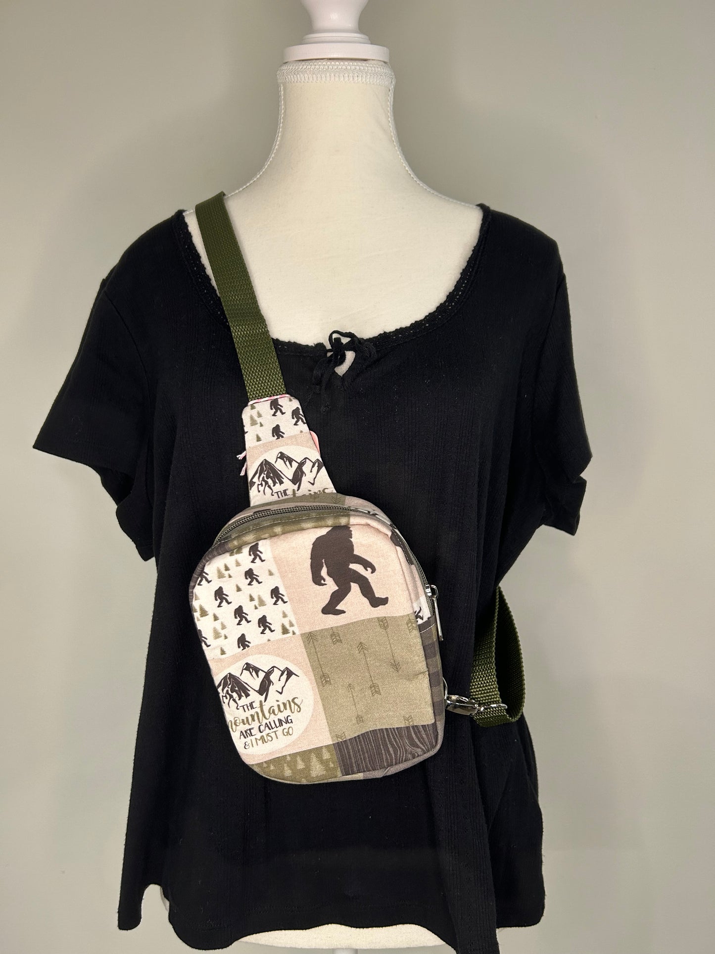 Mountain Bigfoot Andie Sling Bag
